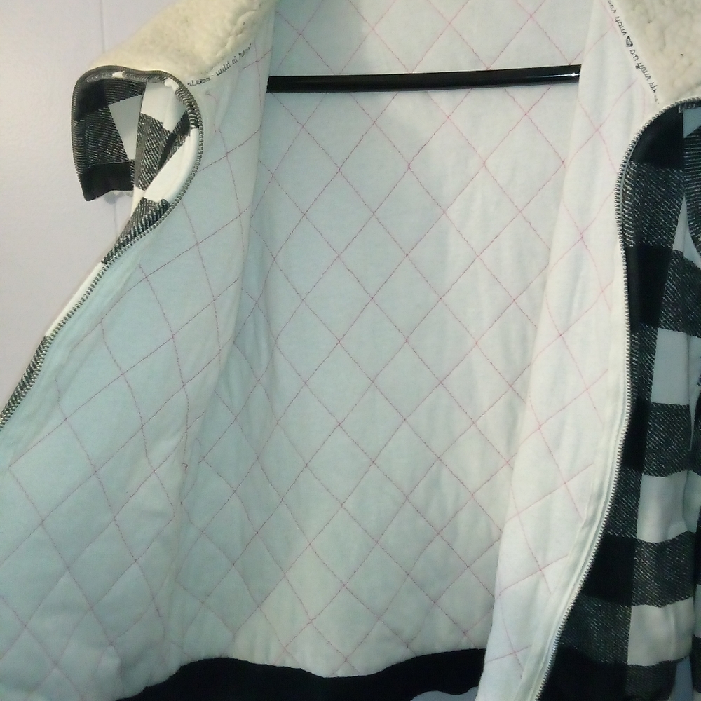 Roxy Jacket - Picture 7 of 9